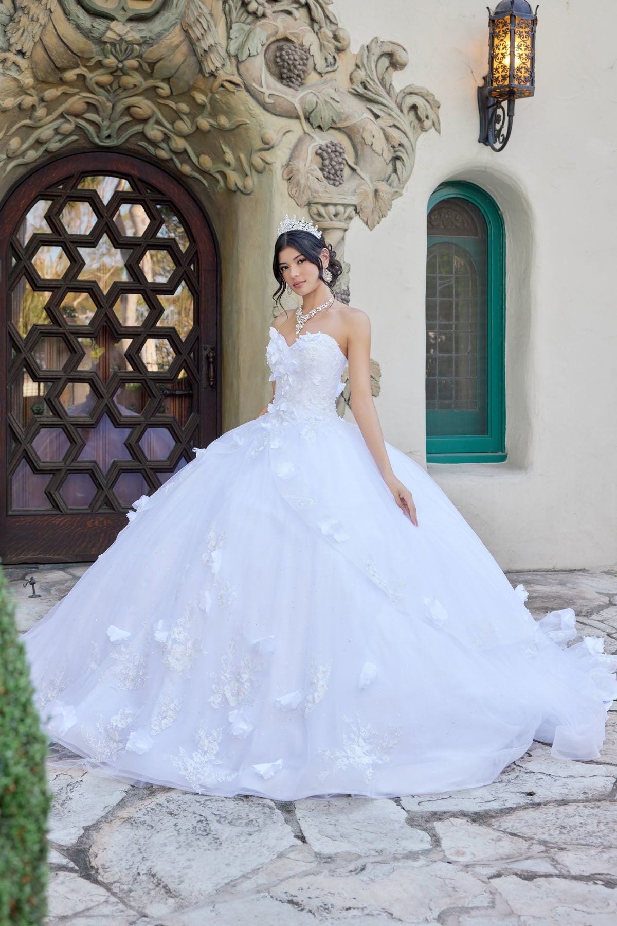 Elegant Lace Embellished Long Bridal Wedding Gown Detailed JTJT1495HW