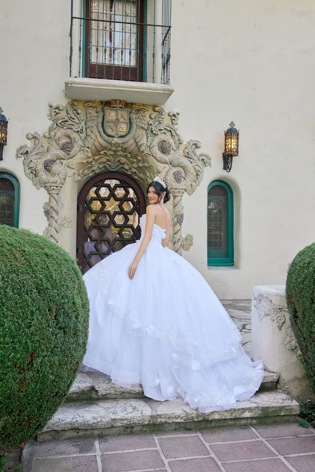 Elegant Lace Embellished Long Bridal Wedding Gown Detailed JTJT1495HW