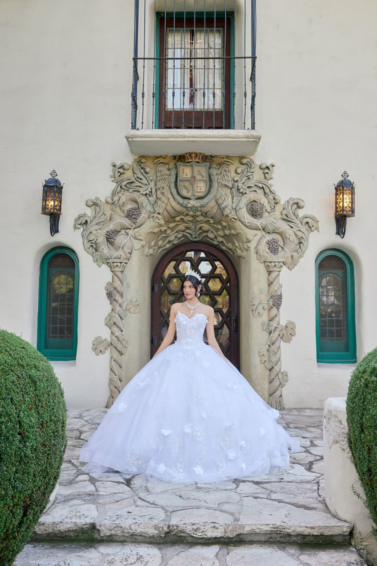 Elegant Lace Embellished Long Bridal Wedding Gown Detailed JTJT1495HW