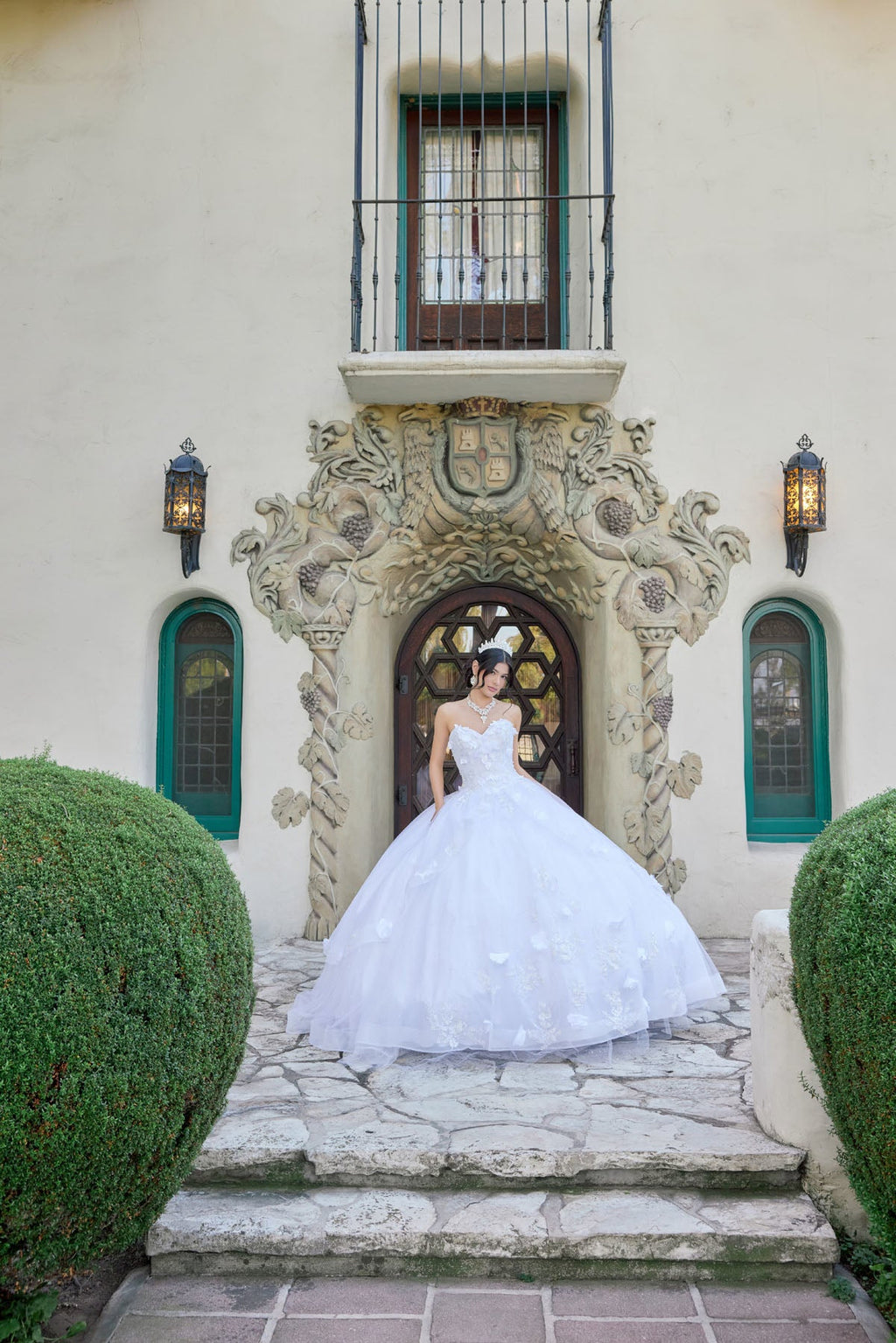 Elegant Lace Embellished Long Bridal Wedding Gown Detailed JTJT1495HW