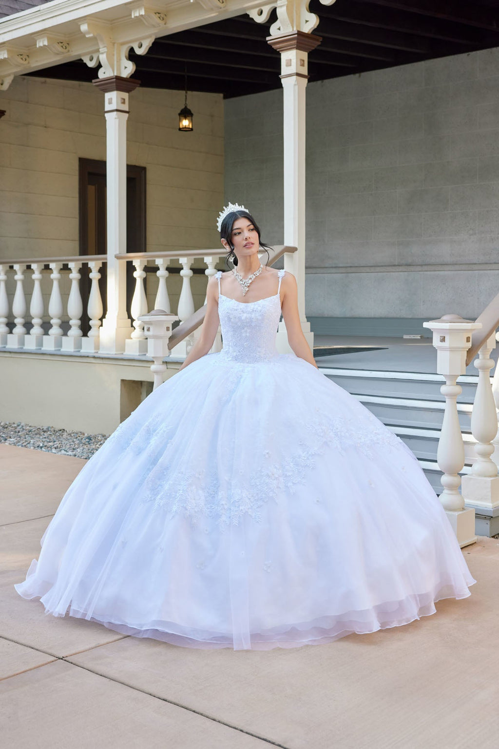 Elegant Lace Embellished Long Bridal Wedding Gown Detailed JTJT1496HW