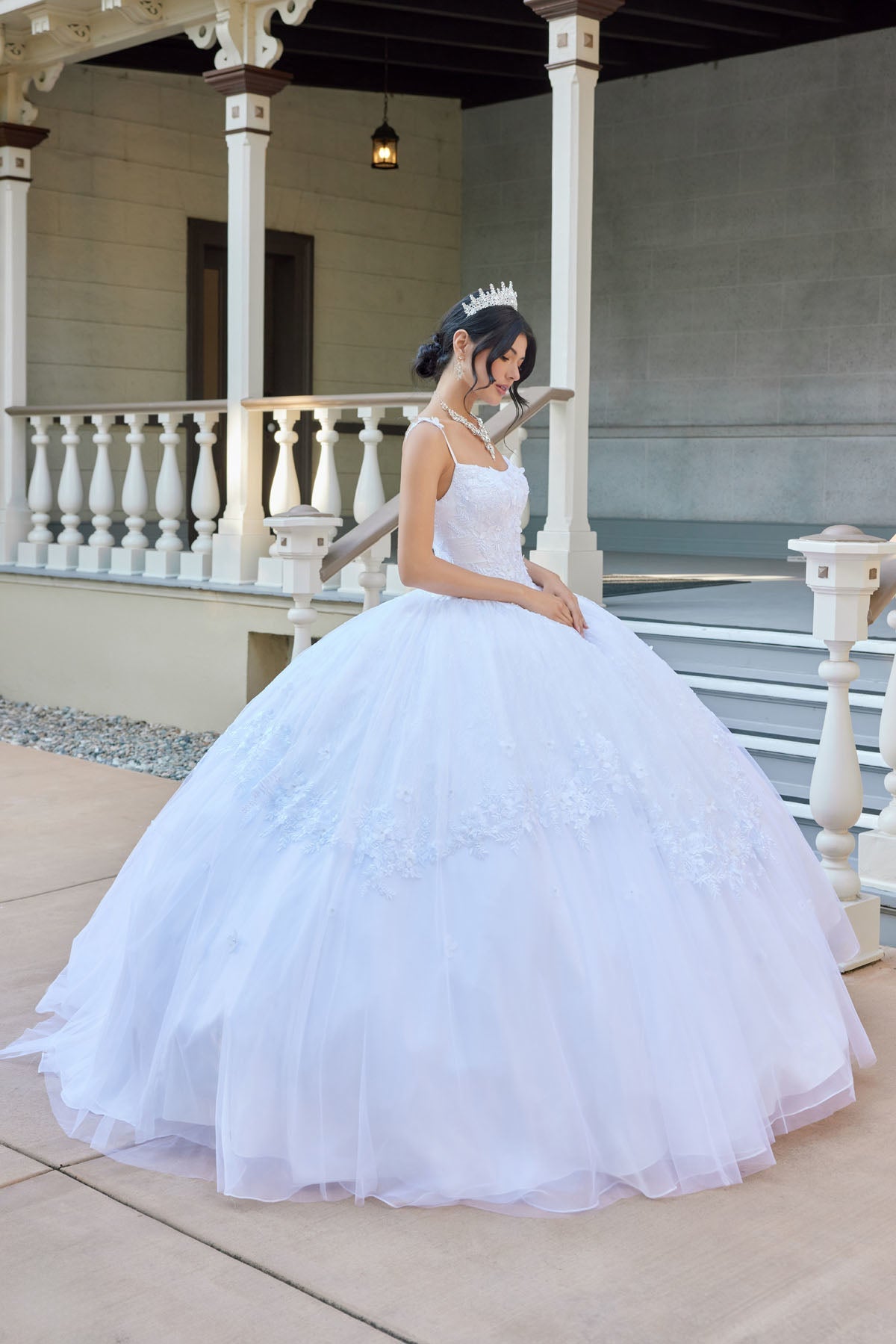 Elegant Lace Embellished Long Bridal Wedding Gown Detailed JTJT1496HW