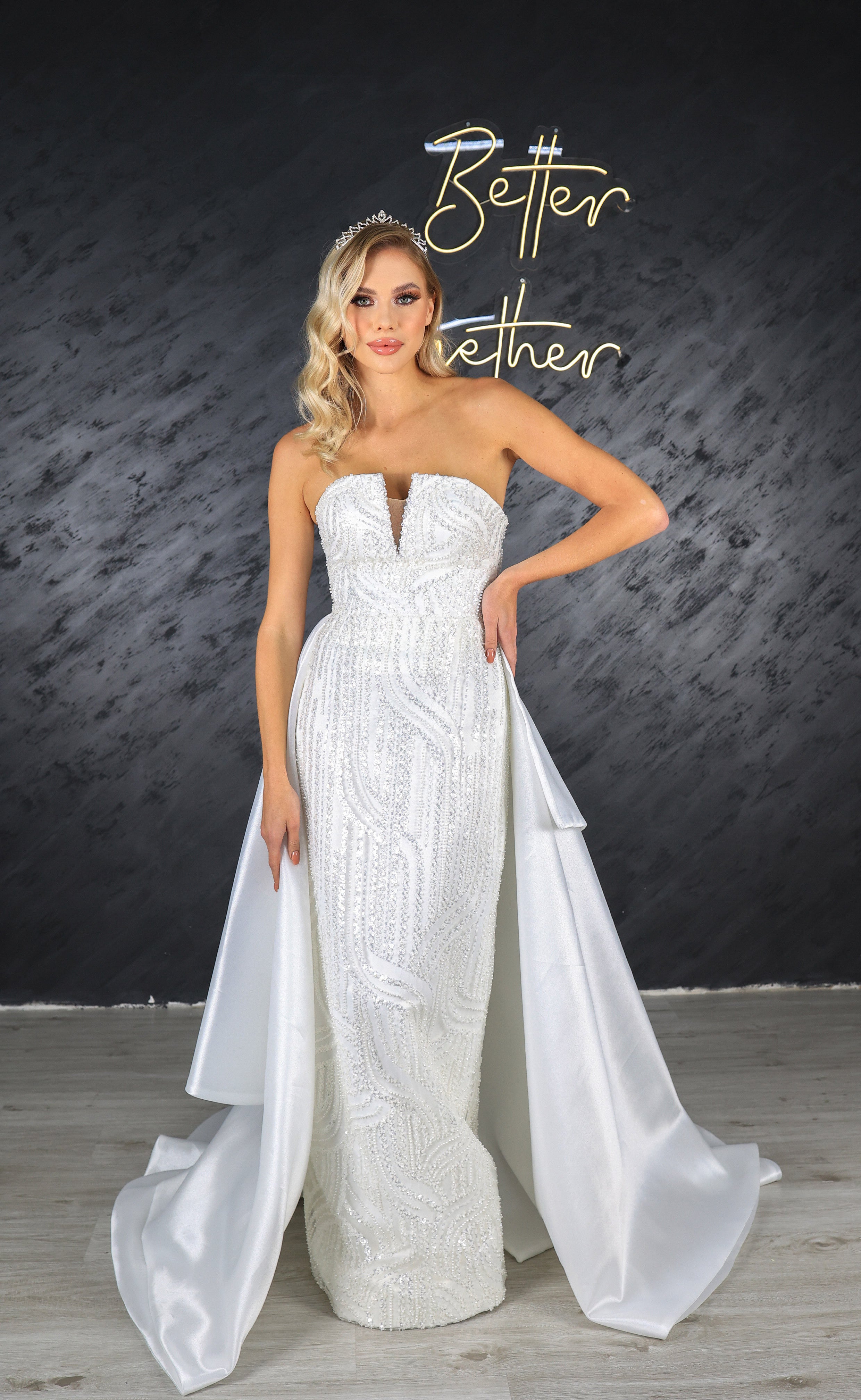 Alvin column wedding dress with skirt