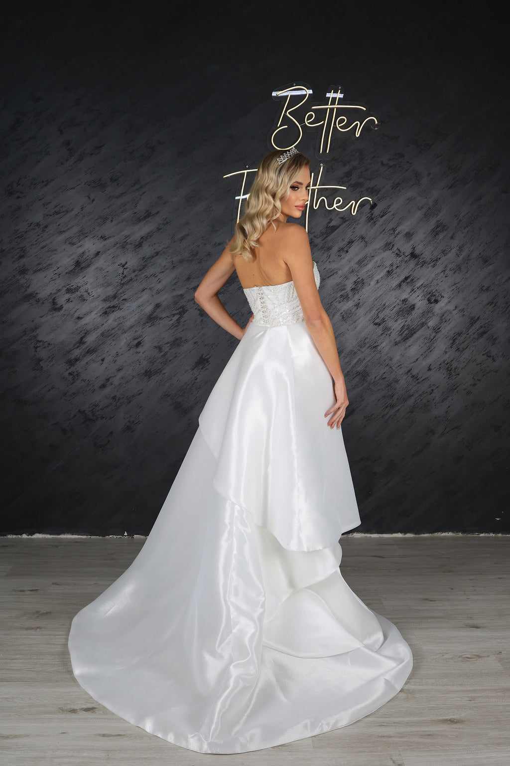 Alvin column wedding dress with skirt