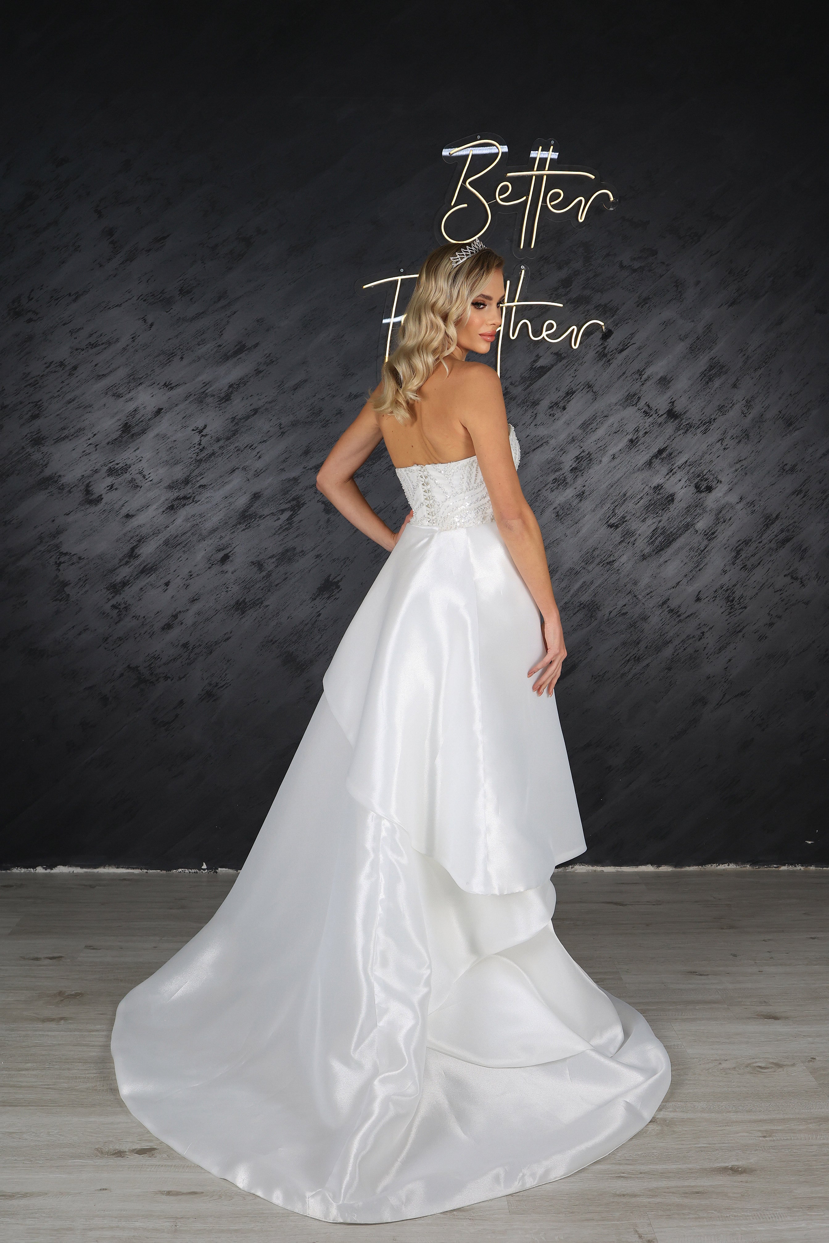 Alvin column wedding dress with skirt