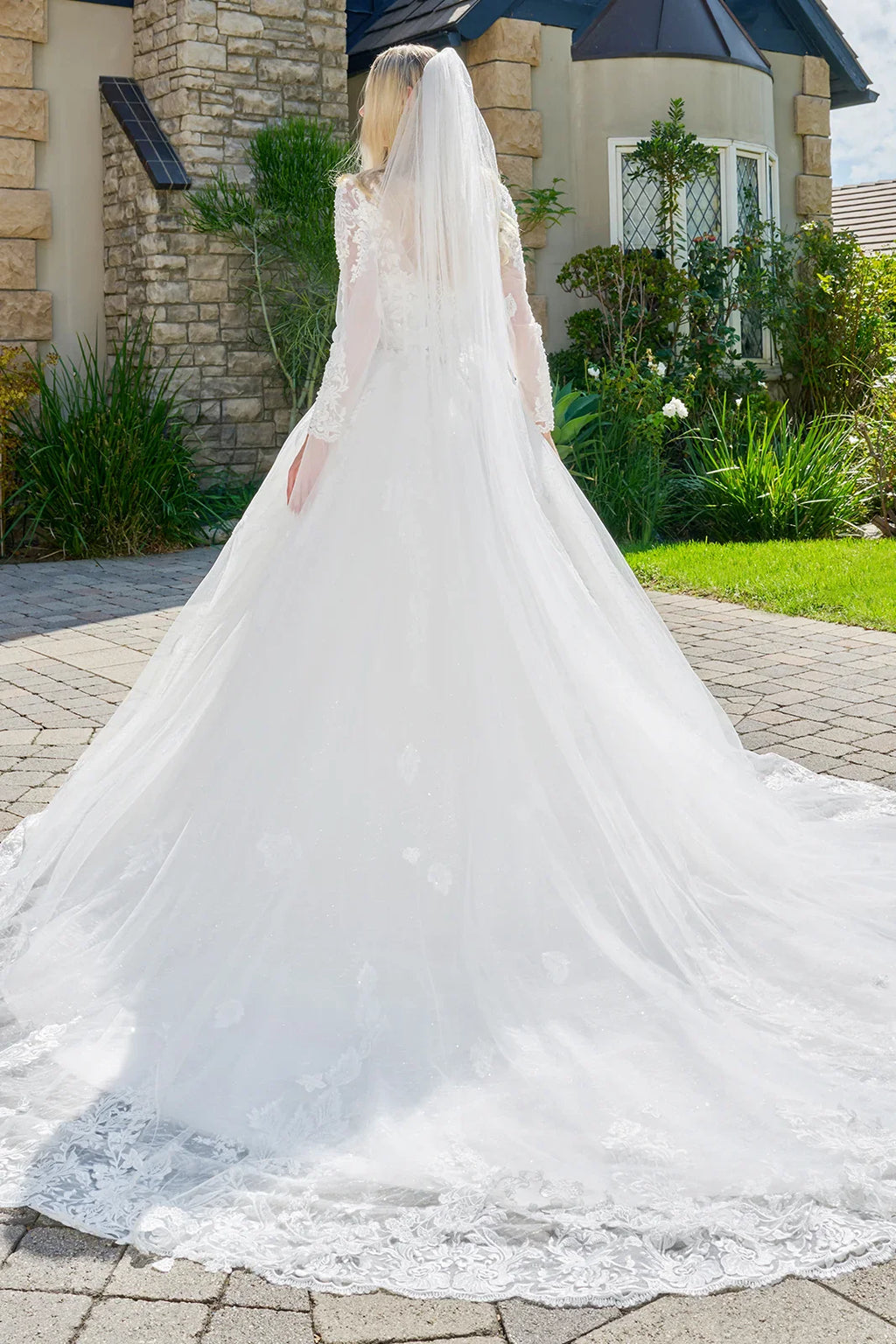 Wedding Dress Made Of Transparent Mesh, With Long Sleeves, A Round Neckline, And A Corset-Style Bodice.-1